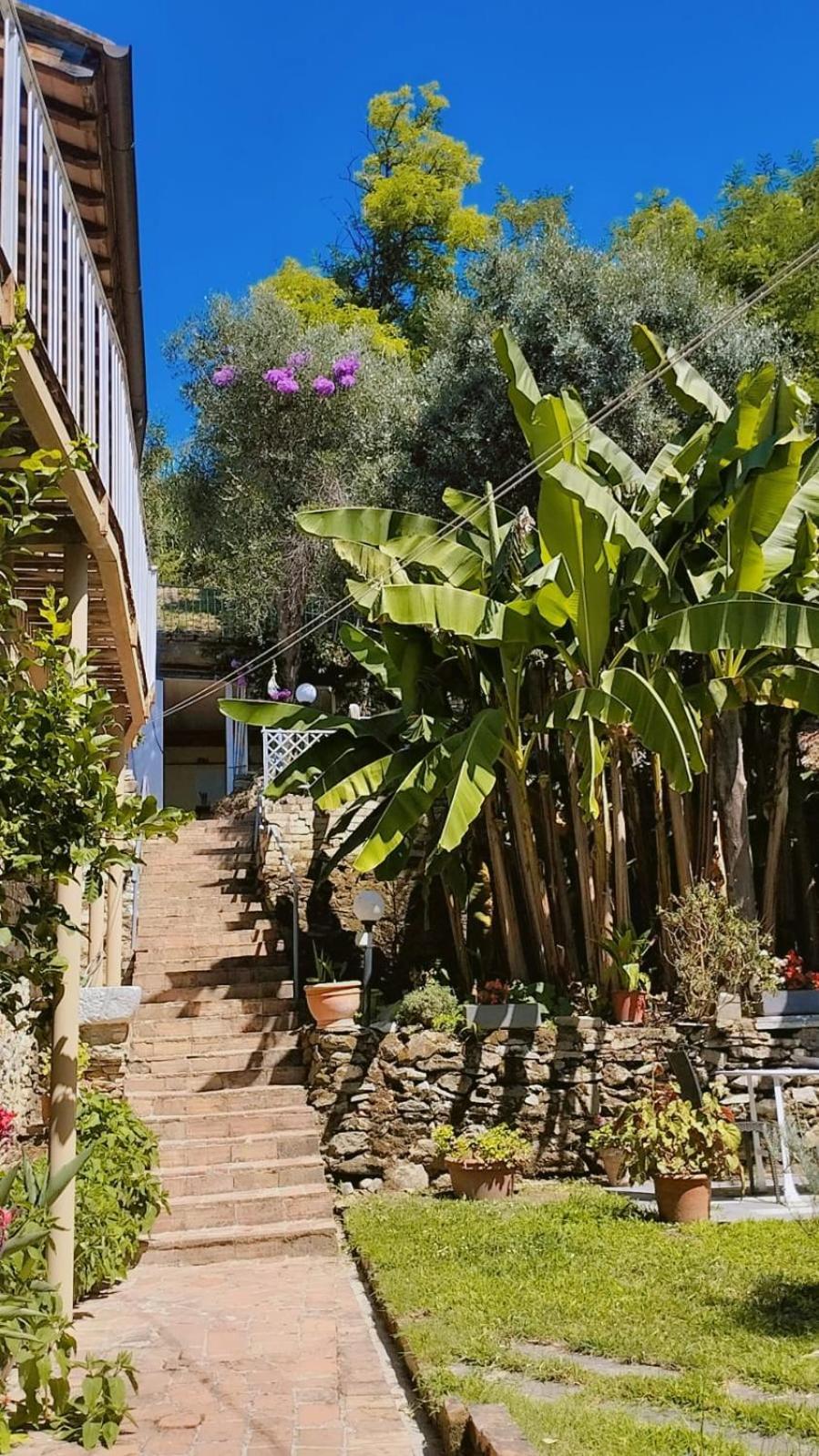 ピエトラサンタ Casa Del Marmo Bed & Breakfast エクステリア 写真